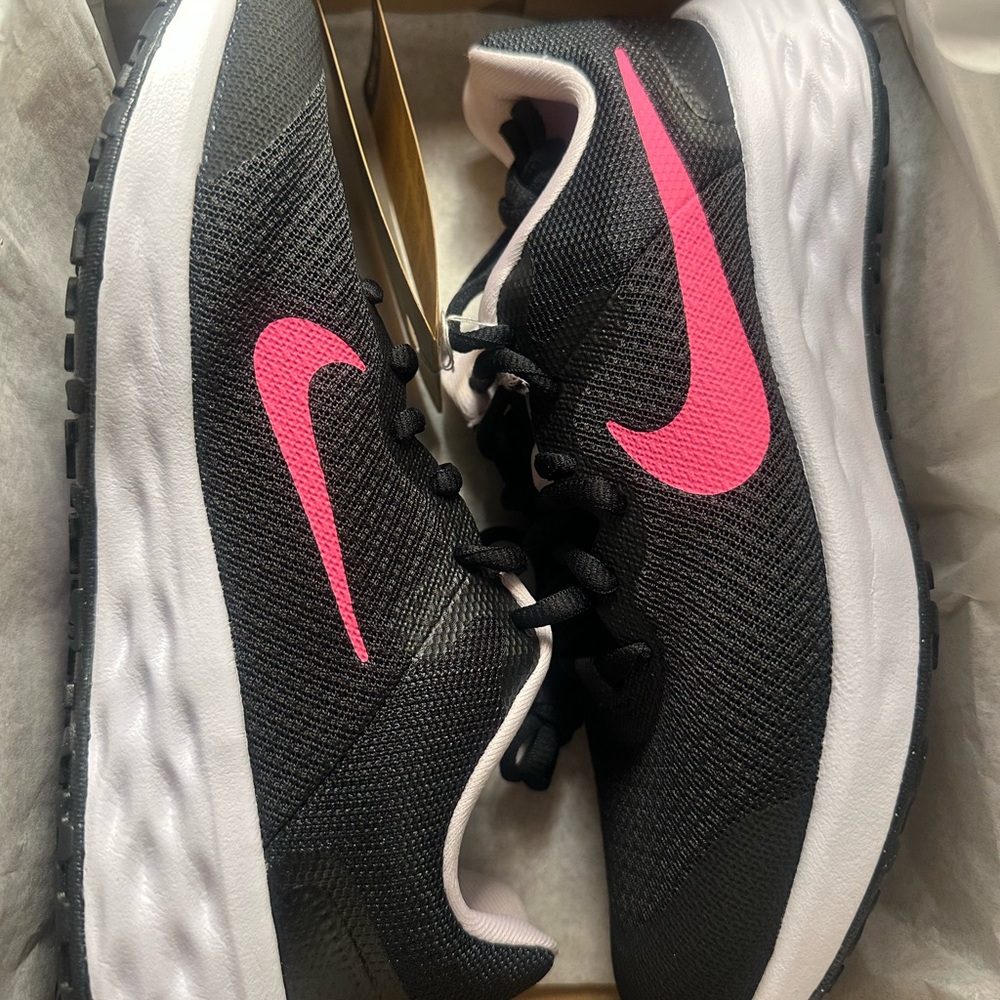 Nike Black and Pink Athletic Shoes with Breathable Mesh - Picture 2 of 9